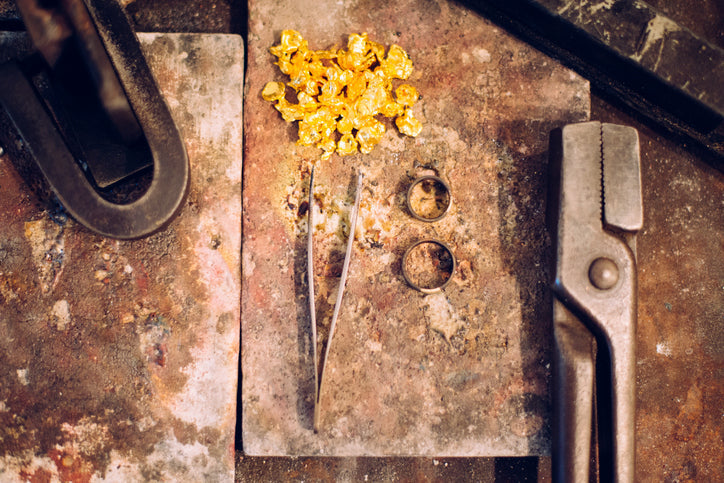 Inside Italy’s Botteghe Orafe : The Art of Jewelry Making